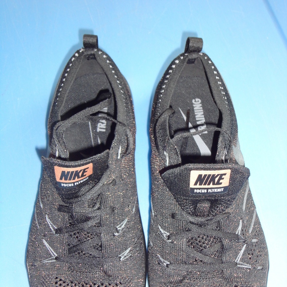 Womens Nike Focus Flyknit Sneakers